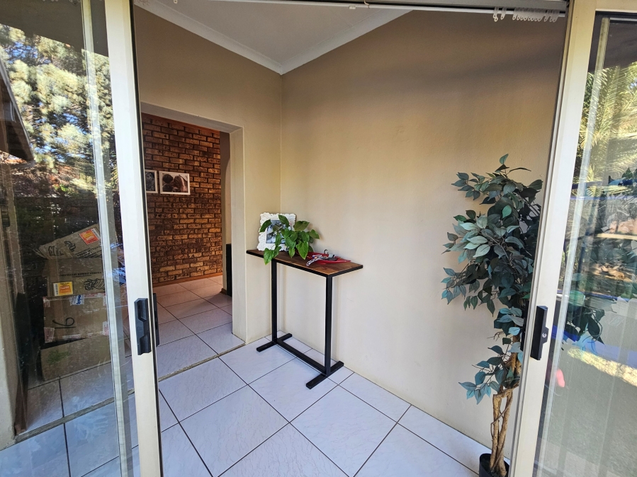 To Let 3 Bedroom Property for Rent in Wilkoppies North West